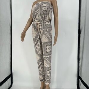 Gilli Womens Sleeveless Jumpsuit Romper Handkerchief Pattern Cream/Black NEW